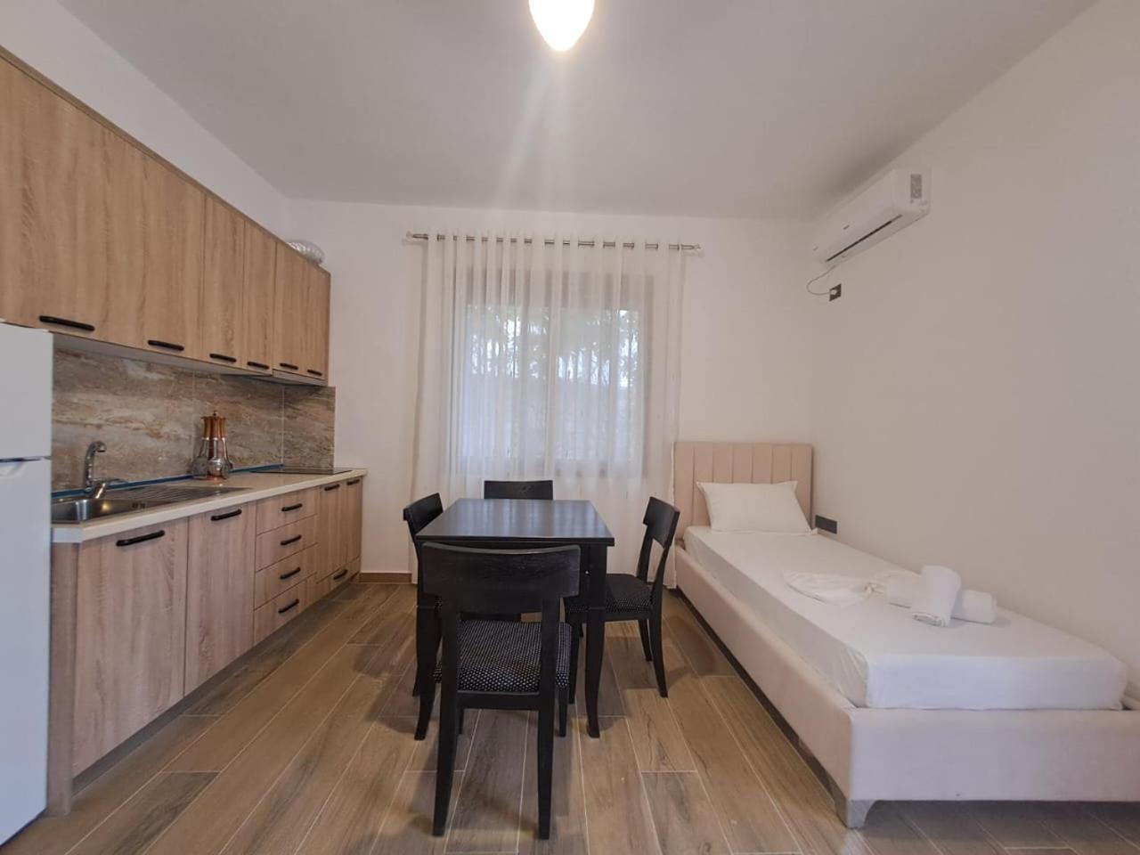Martin Ferraj Apartament's Chalet Vlore